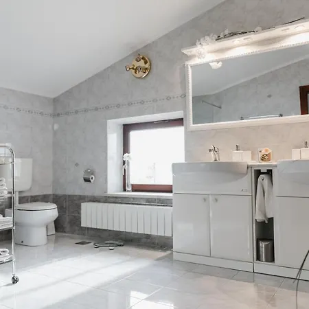 Castle House With Swimming Pool & Sauna & Tennis Court & Wine Cellar *