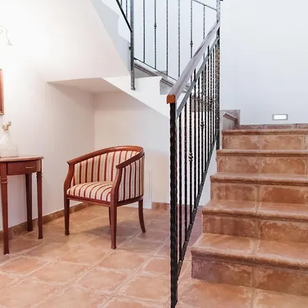 Castle House With Swimming Pool & Sauna & Tennis Court & Wine Cellar Hotel *